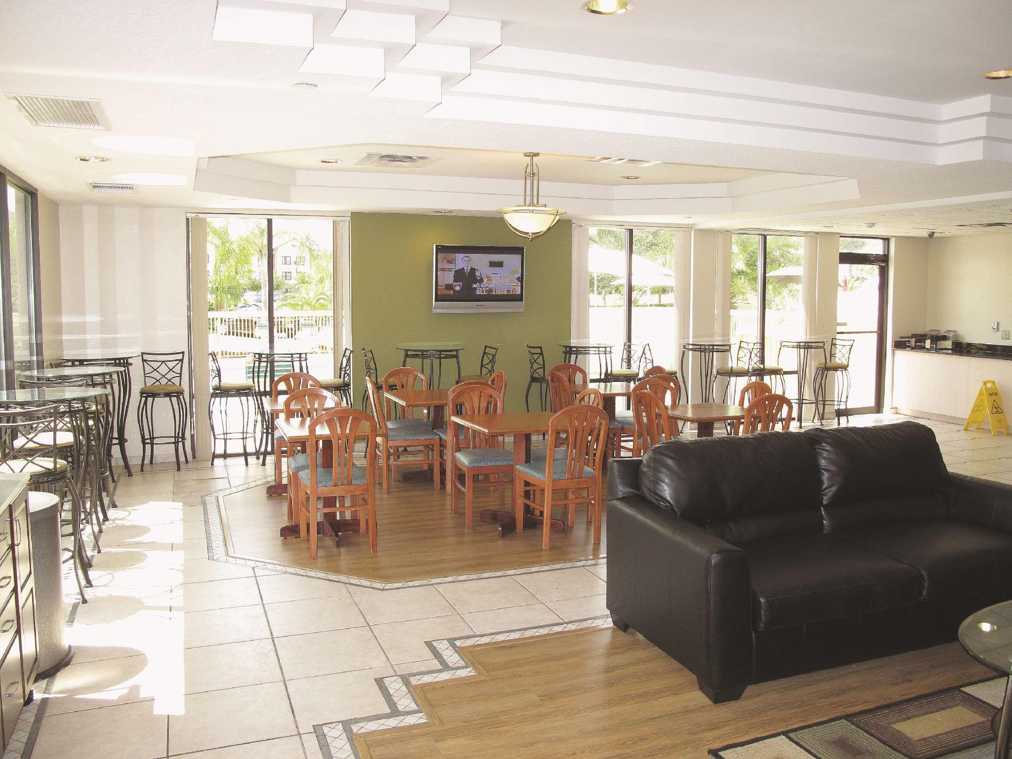La Quinta By Wyndham Orlando Universal Area - Free Shuttle To Universal Bagian luar foto