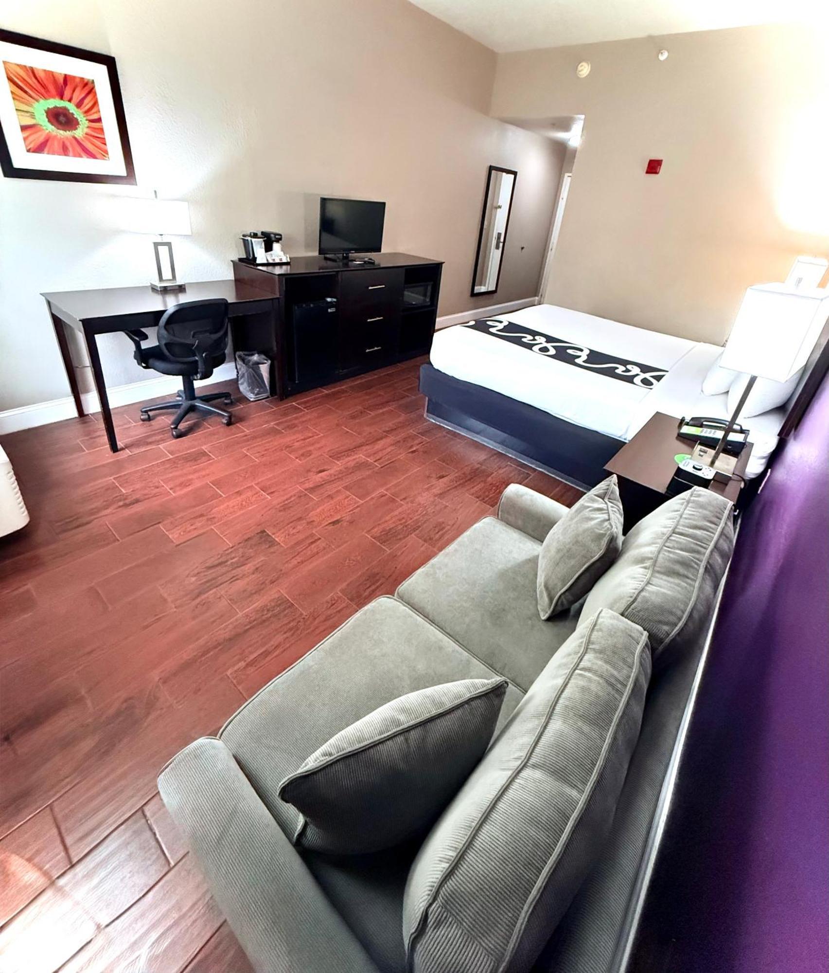 La Quinta By Wyndham Orlando Universal Area - Free Shuttle To Universal Bagian luar foto