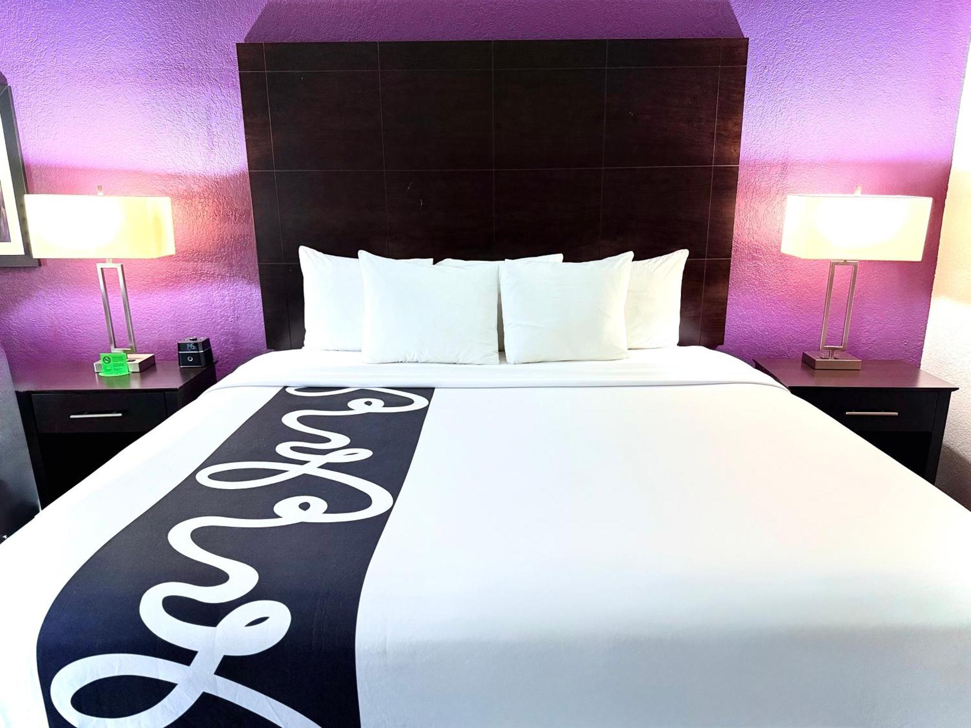 La Quinta By Wyndham Orlando Universal Area - Free Shuttle To Universal Bagian luar foto