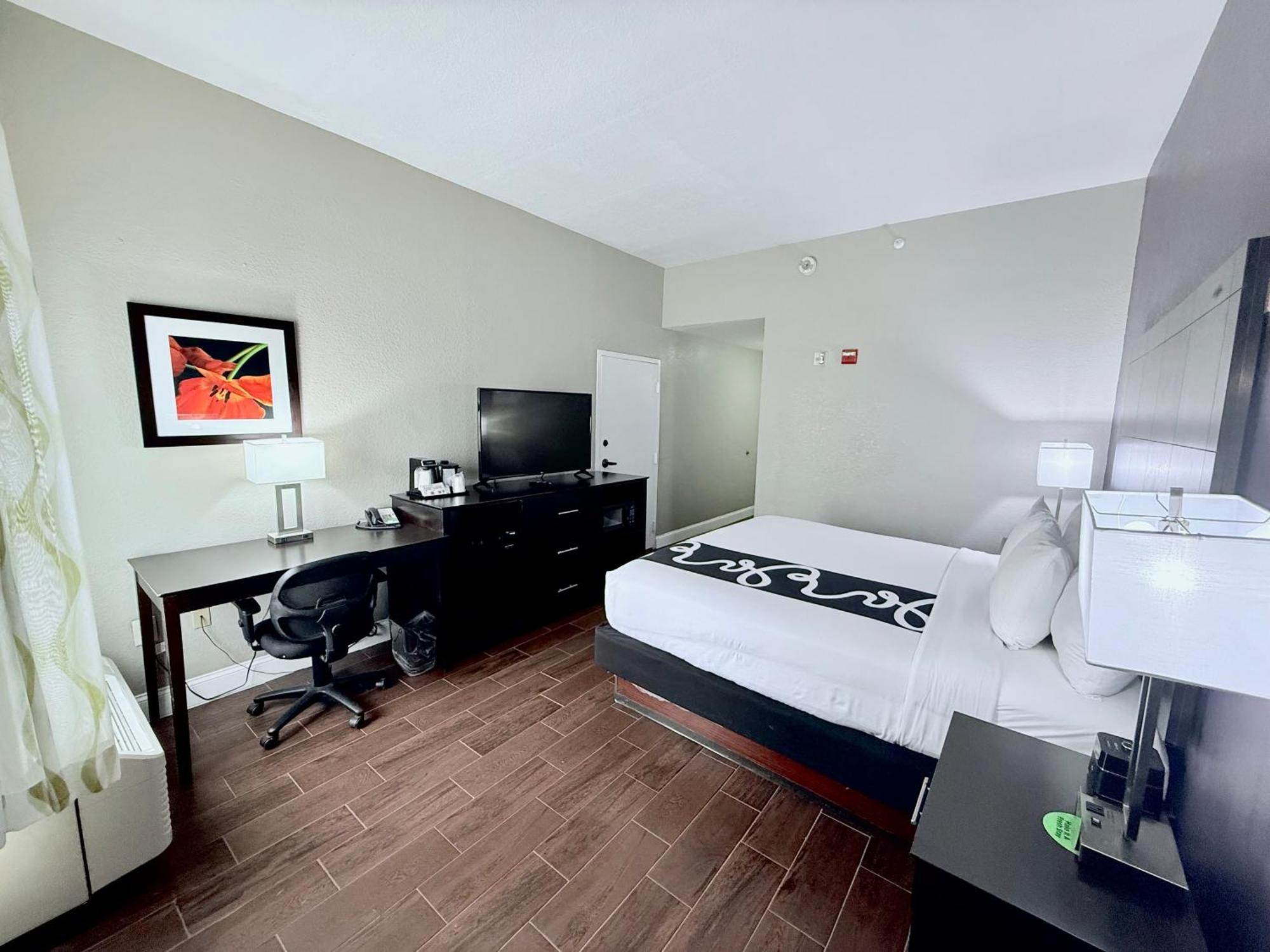 La Quinta By Wyndham Orlando Universal Area - Free Shuttle To Universal Bagian luar foto