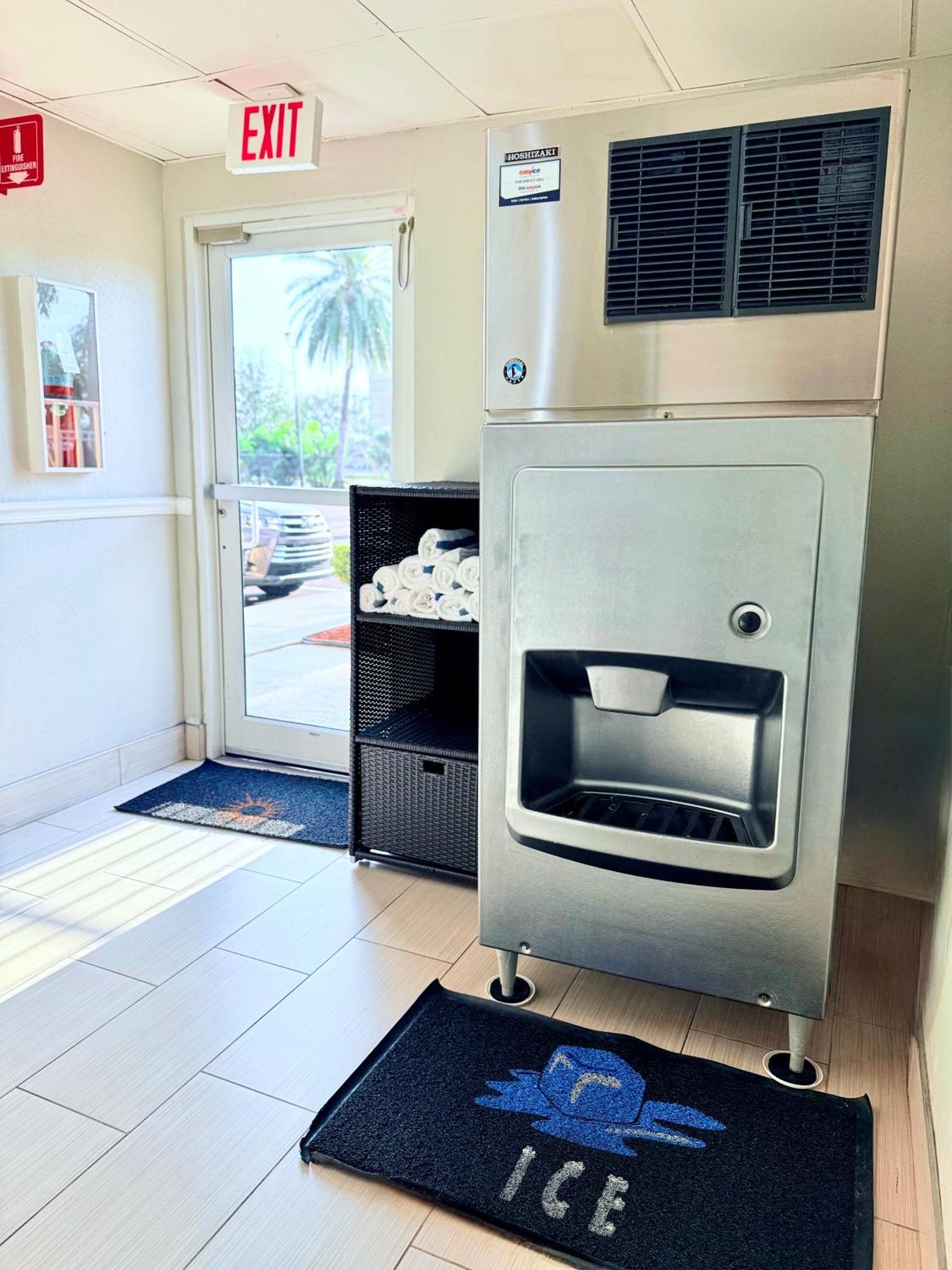 La Quinta By Wyndham Orlando Universal Area - Free Shuttle To Universal Bagian luar foto