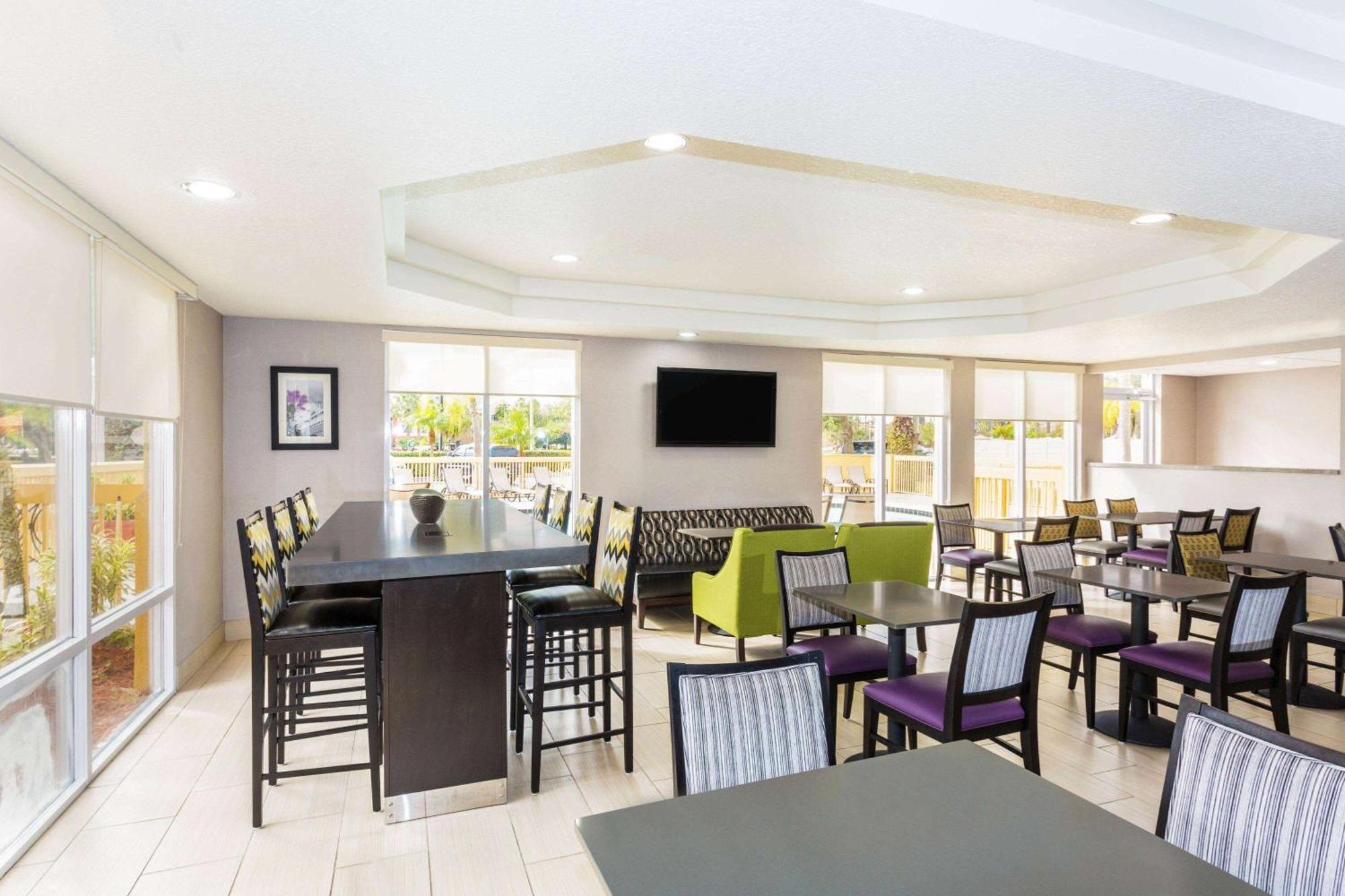 La Quinta By Wyndham Orlando Universal Area - Free Shuttle To Universal Bagian luar foto