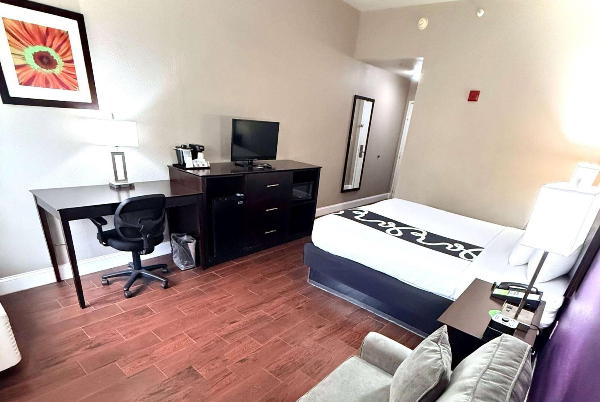 La Quinta By Wyndham Orlando Universal Area - Free Shuttle To Universal Bagian luar foto